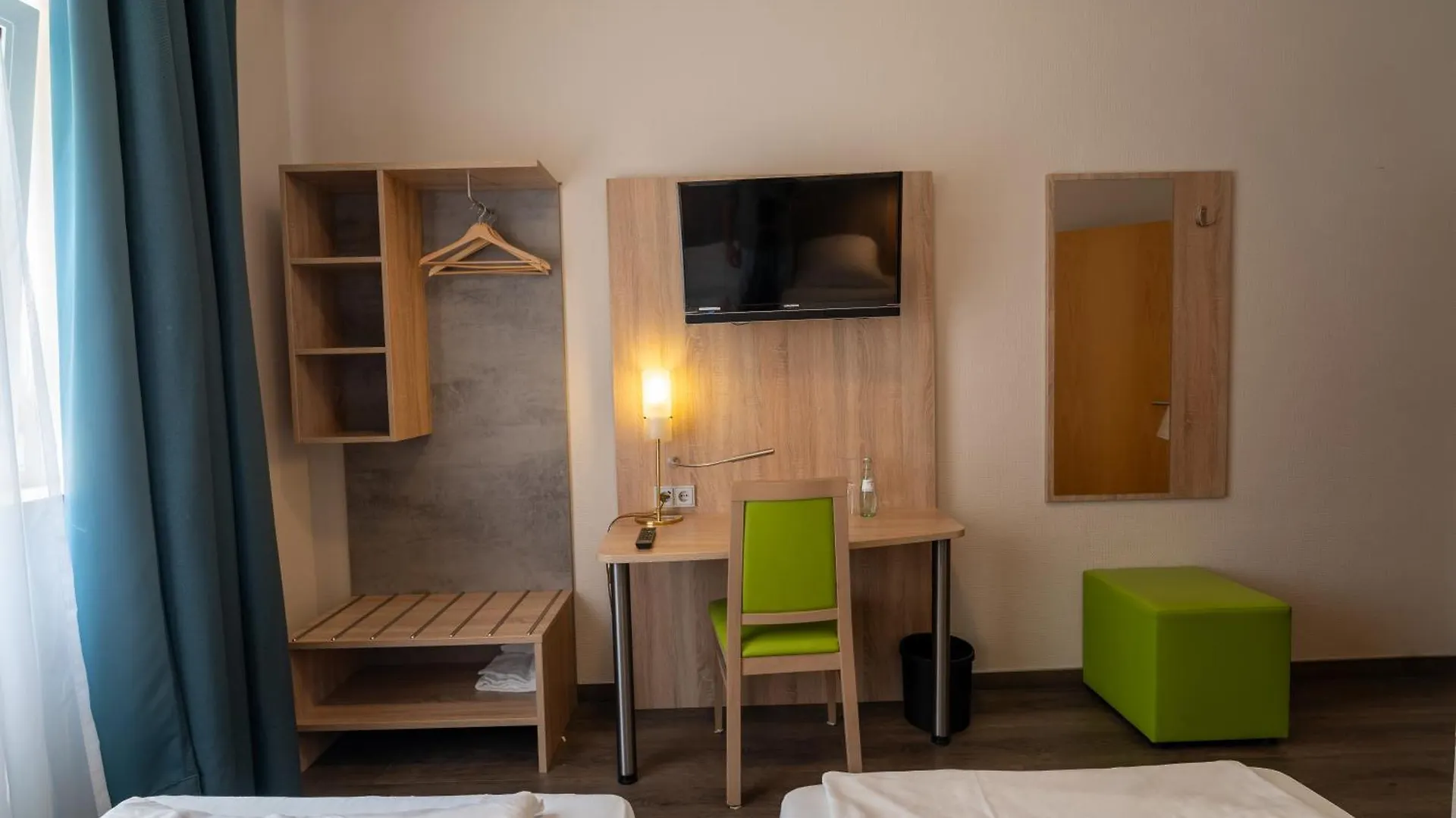 Airport Business Hotel Koeln 3*, Cologne